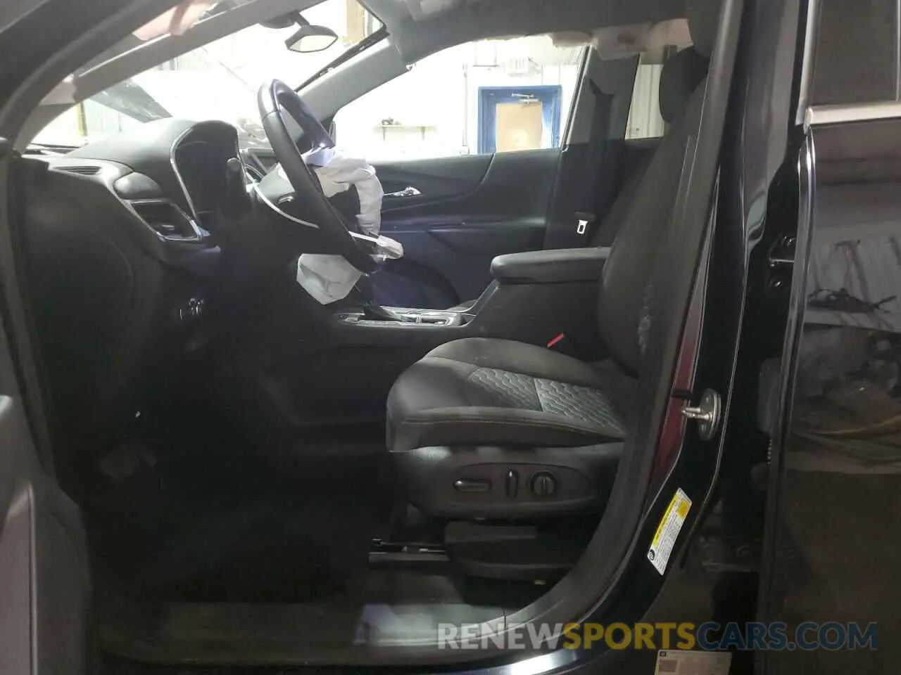 7 Фотография поврежденного автомобиля 2GNAXUEV0L6206093 CHEVROLET EQUINOX 2020