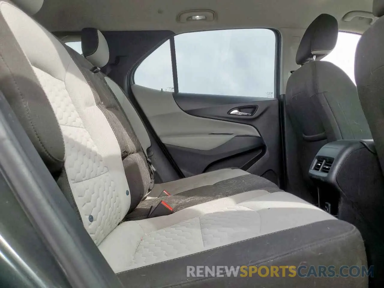 10 Photograph of a damaged car 2GNAXUEV0L6225209 CHEVROLET EQUINOX 2020