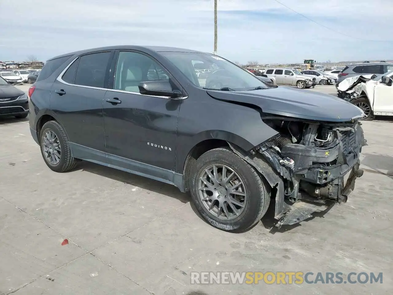4 Photograph of a damaged car 2GNAXUEV0L6225209 CHEVROLET EQUINOX 2020