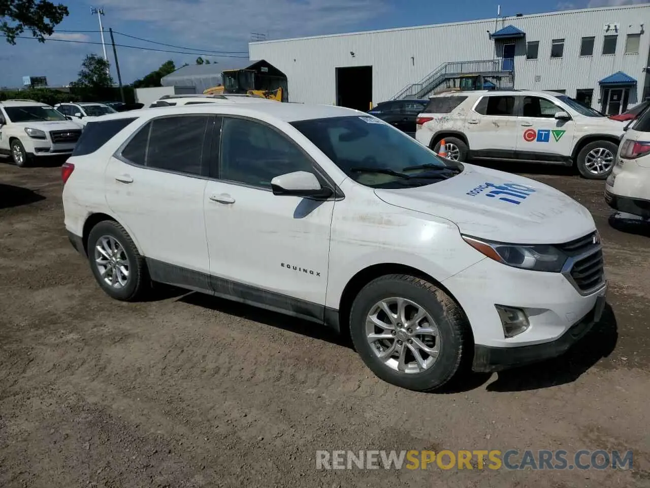 4 Photograph of a damaged car 2GNAXUEV0L6240812 CHEVROLET EQUINOX 2020