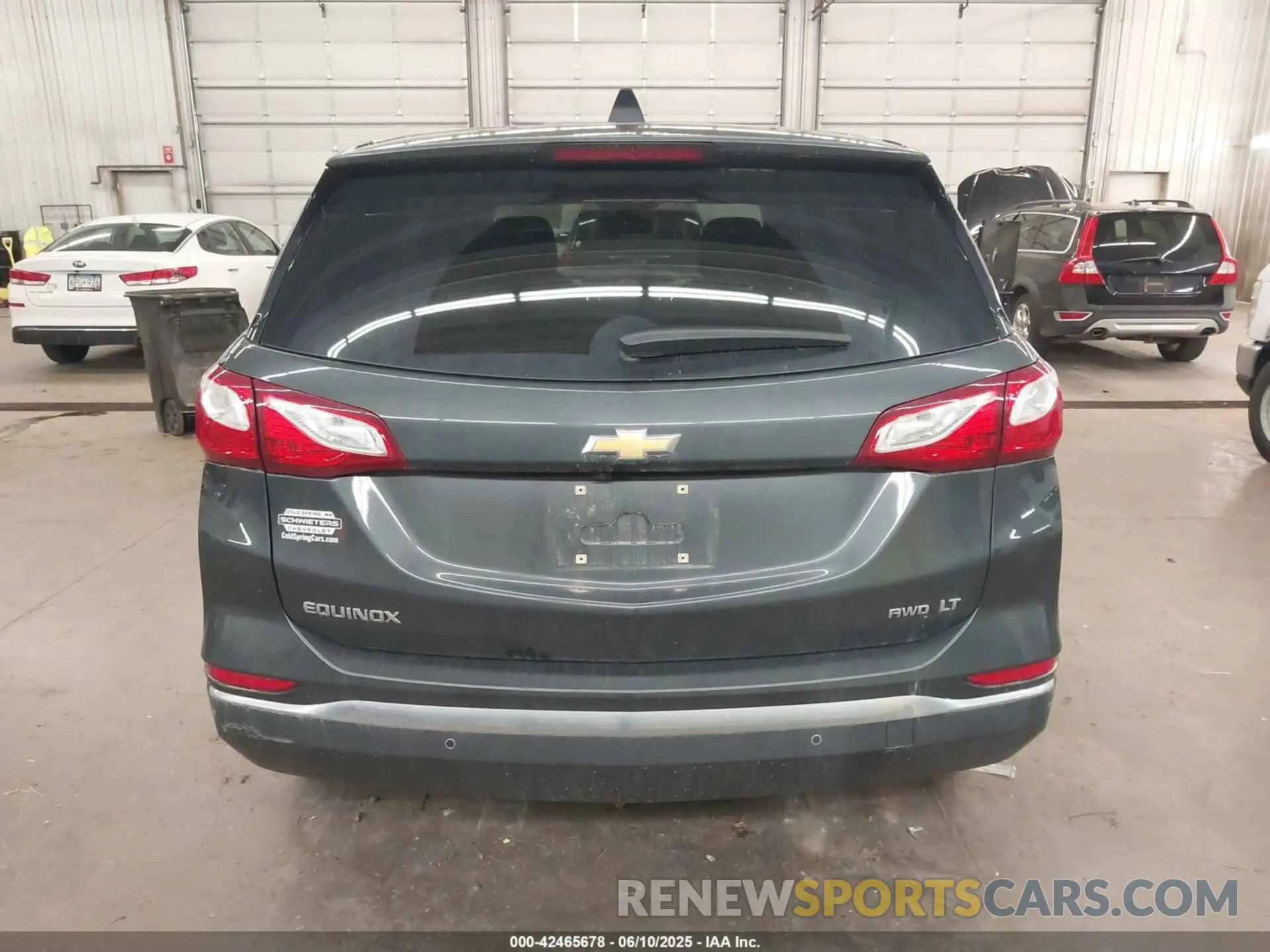 17 Photograph of a damaged car 2GNAXUEV1L6129802 CHEVROLET EQUINOX 2020