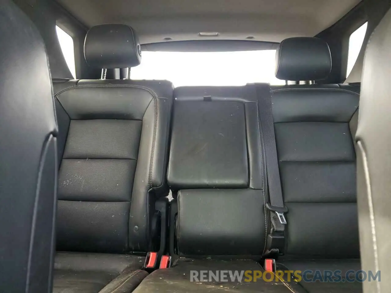 10 Photograph of a damaged car 2GNAXUEV1L6135745 CHEVROLET EQUINOX 2020
