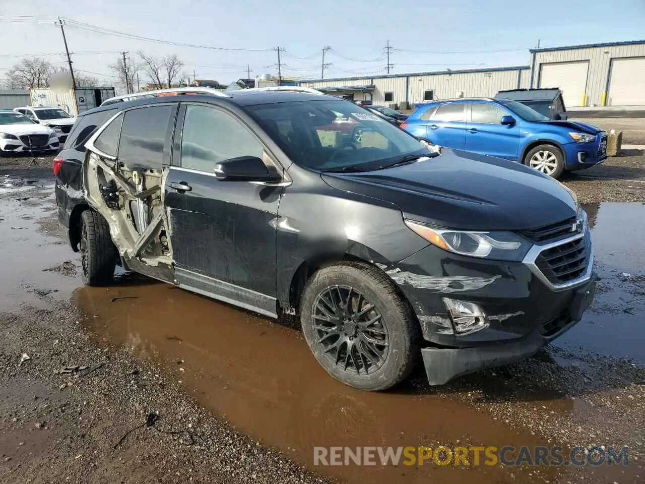 4 Photograph of a damaged car 2GNAXUEV1L6135745 CHEVROLET EQUINOX 2020