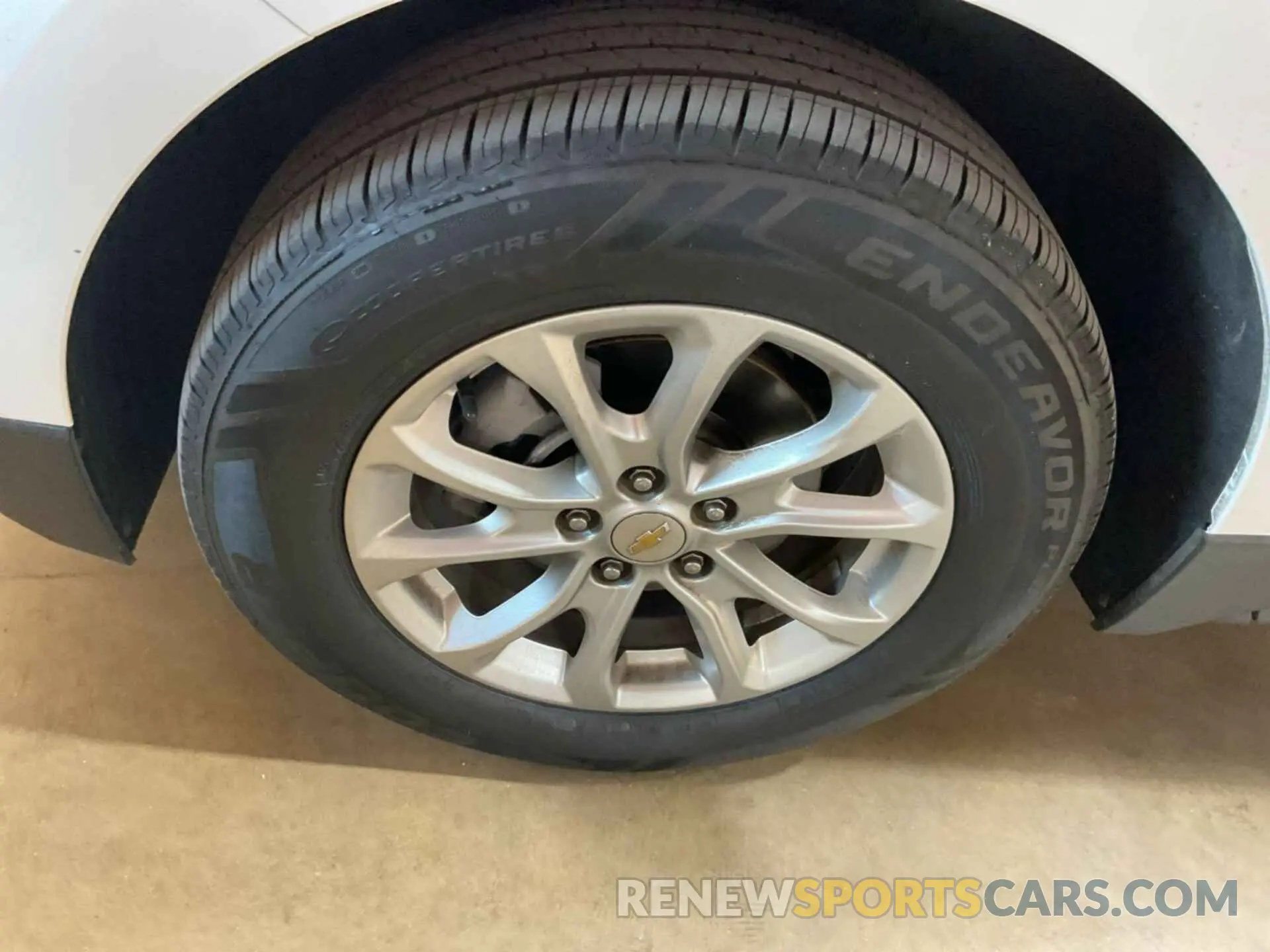 6 Фотография поврежденного автомобиля 2GNAXUEV1L6191197 CHEVROLET EQUINOX 2020
