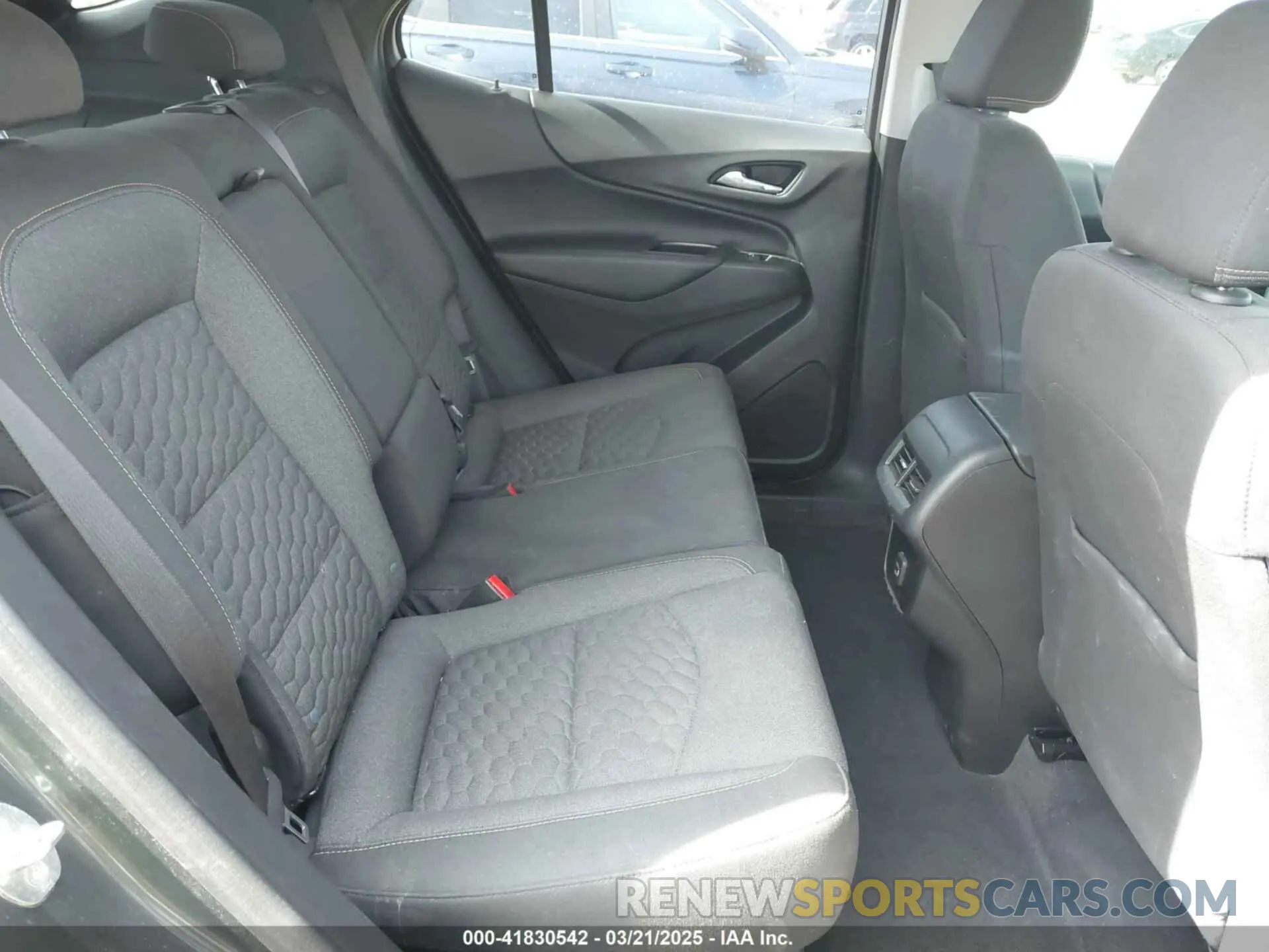 8 Фотография поврежденного автомобиля 2GNAXUEV1L6207088 CHEVROLET EQUINOX 2020