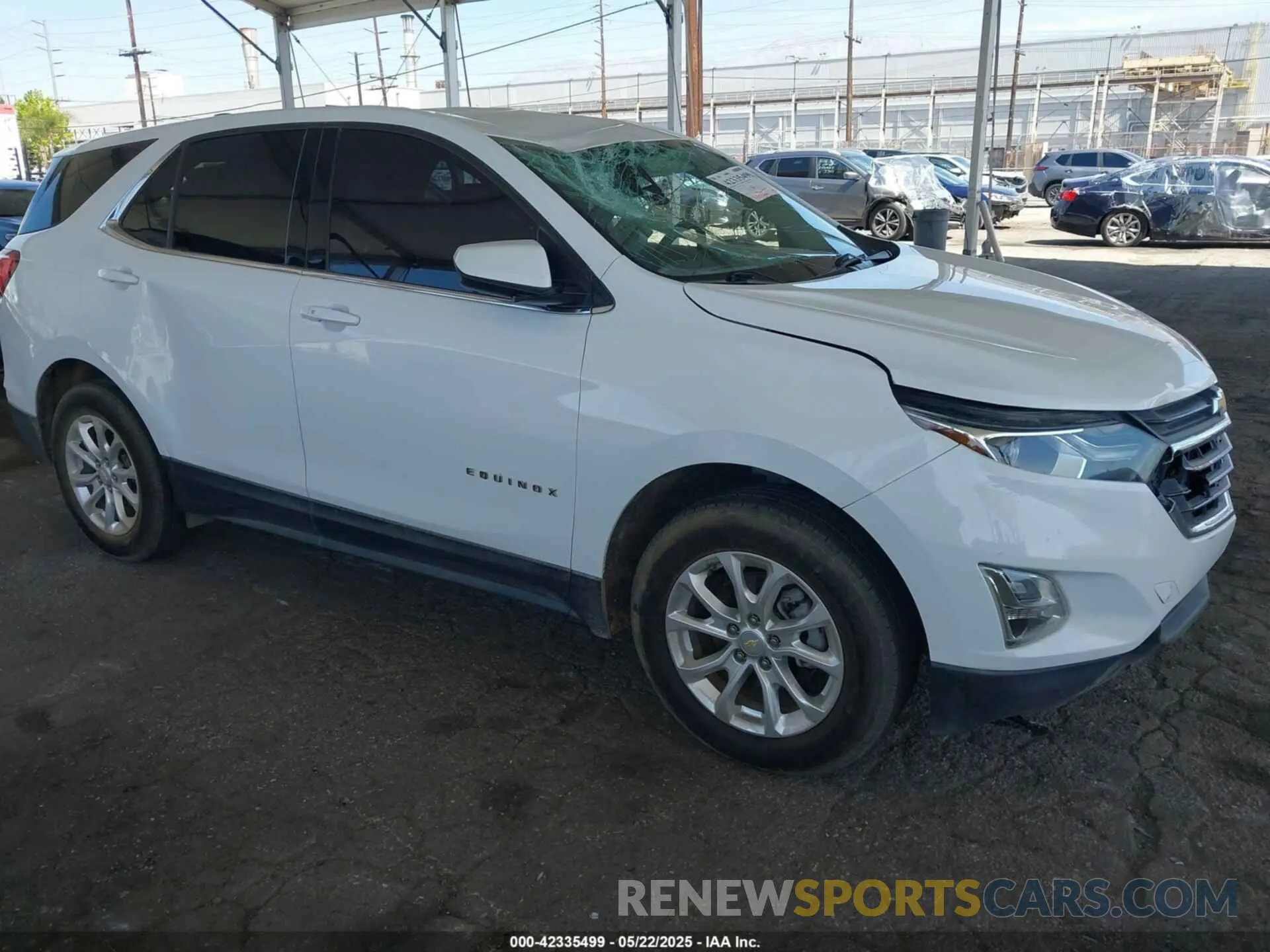 1 Photograph of a damaged car 2GNAXUEV1L6224067 CHEVROLET EQUINOX 2020