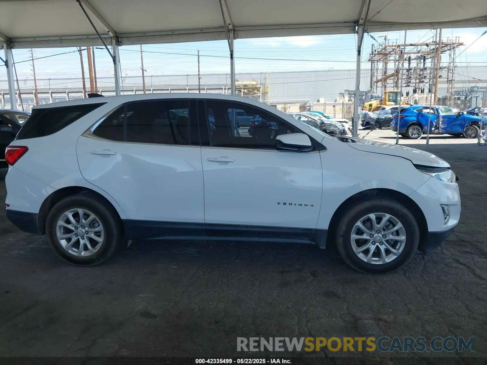 14 Photograph of a damaged car 2GNAXUEV1L6224067 CHEVROLET EQUINOX 2020