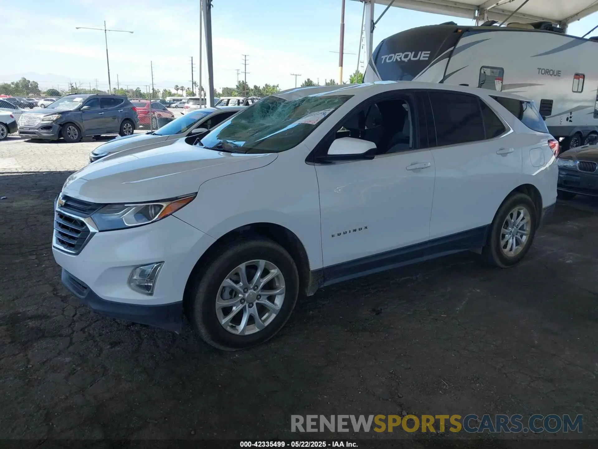 2 Photograph of a damaged car 2GNAXUEV1L6224067 CHEVROLET EQUINOX 2020