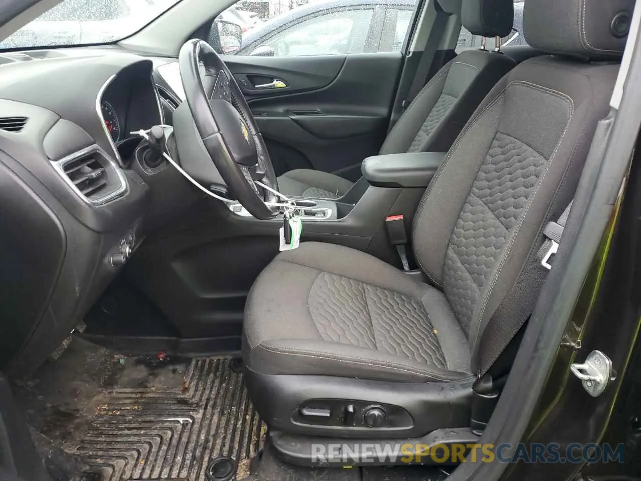 7 Photograph of a damaged car 2GNAXUEV1L6260096 CHEVROLET EQUINOX 2020