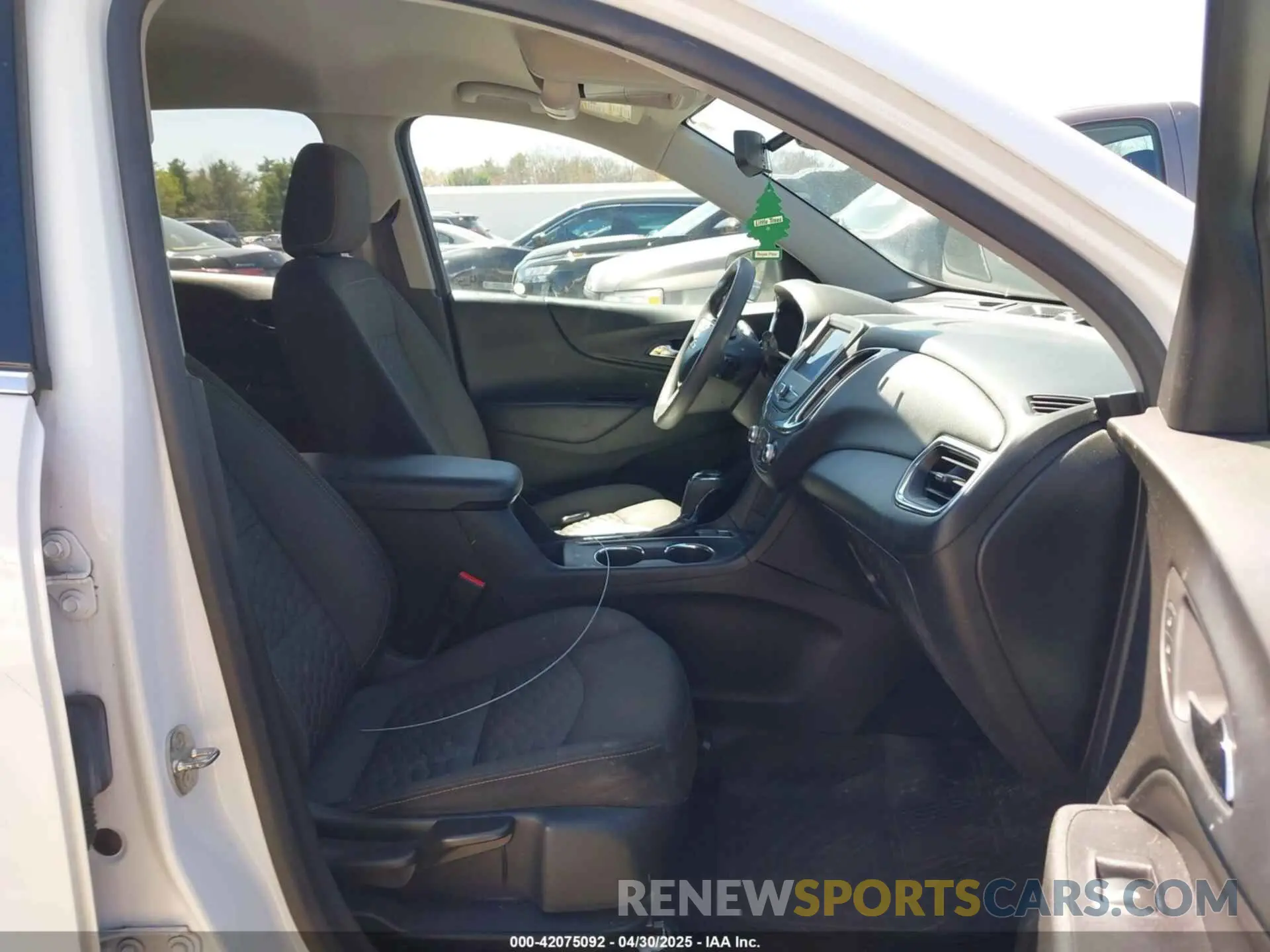 5 Фотография поврежденного автомобиля 2GNAXUEV2L6105704 CHEVROLET EQUINOX 2020