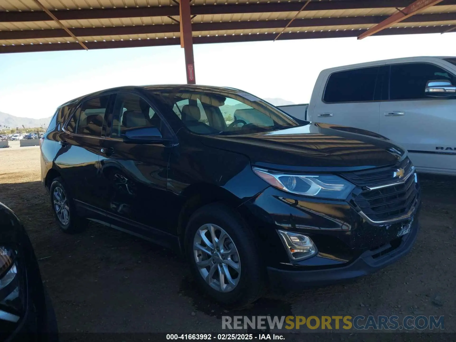 1 Photograph of a damaged car 2GNAXUEV2L6136869 CHEVROLET EQUINOX 2020