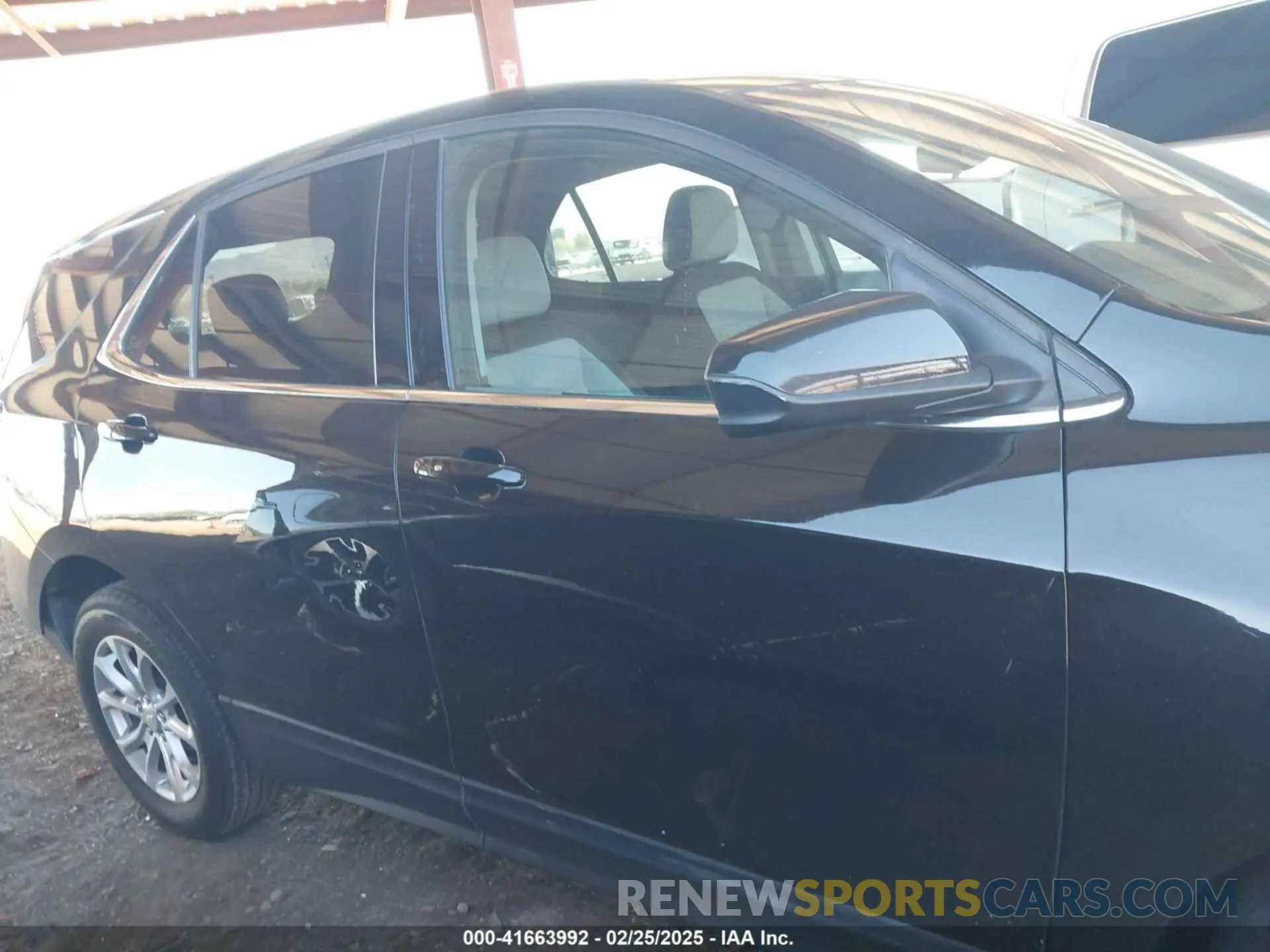 13 Photograph of a damaged car 2GNAXUEV2L6136869 CHEVROLET EQUINOX 2020