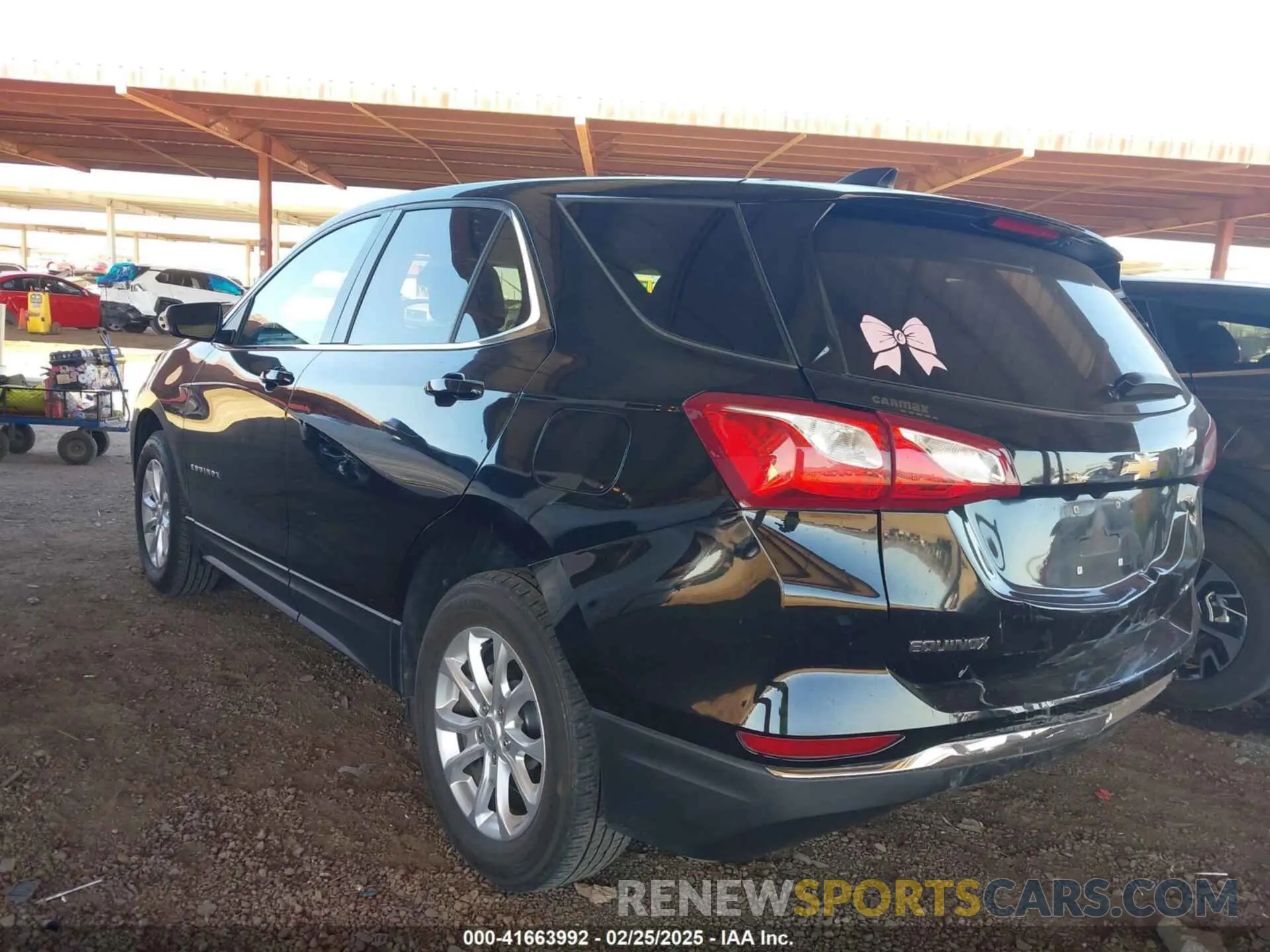 3 Photograph of a damaged car 2GNAXUEV2L6136869 CHEVROLET EQUINOX 2020