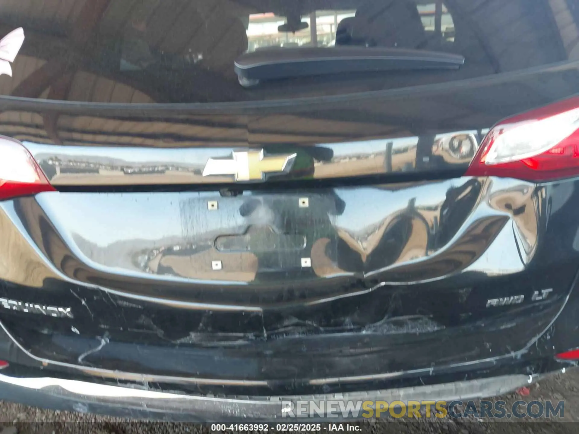 6 Photograph of a damaged car 2GNAXUEV2L6136869 CHEVROLET EQUINOX 2020