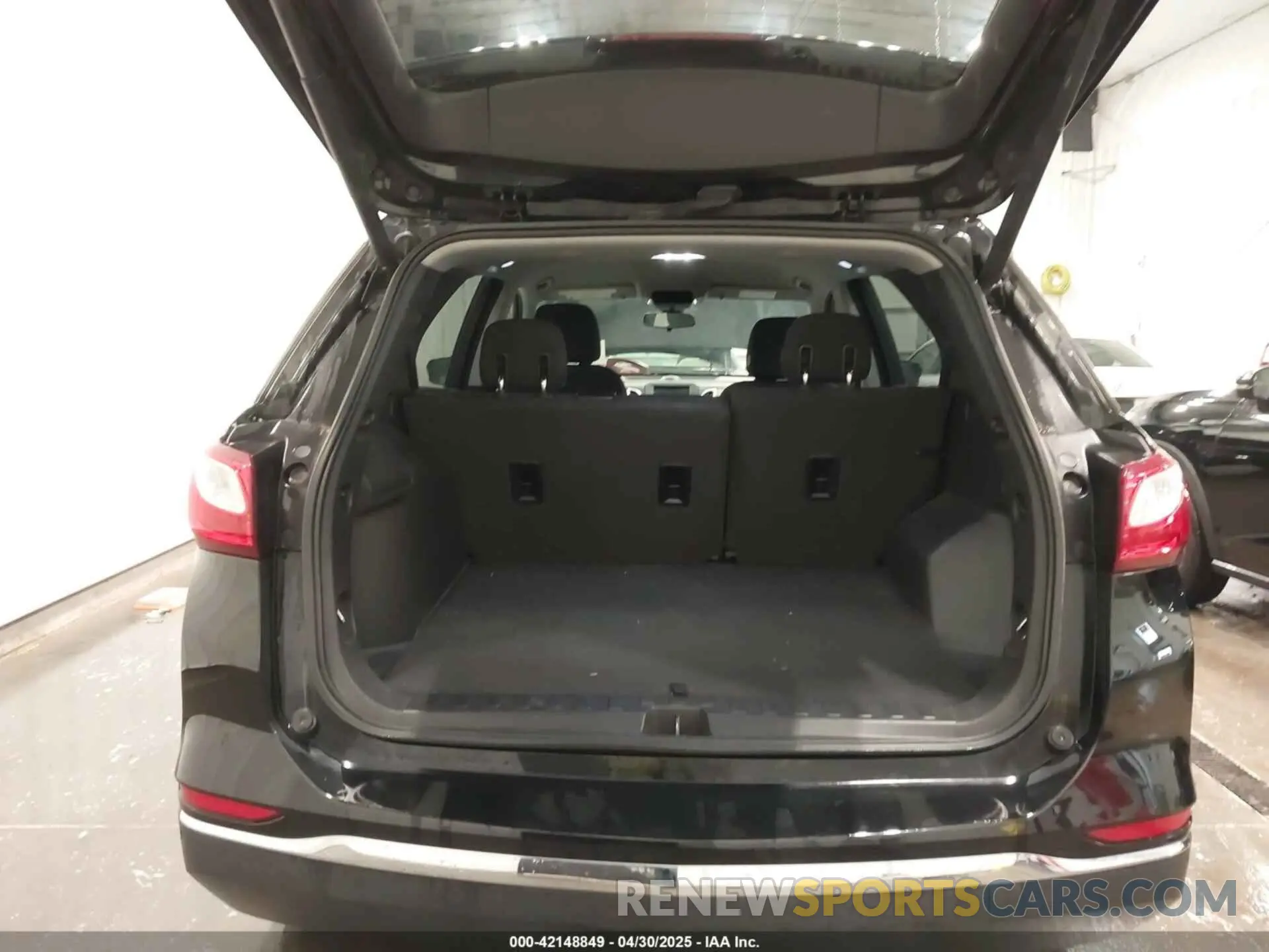 13 Фотография поврежденного автомобиля 2GNAXUEV2L6227253 CHEVROLET EQUINOX 2020