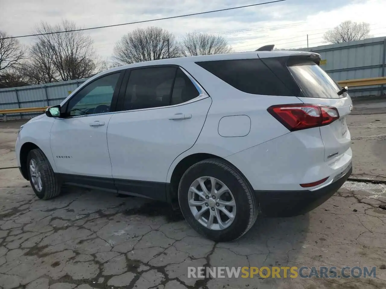 2 Photograph of a damaged car 2GNAXUEV2L6227690 CHEVROLET EQUINOX 2020