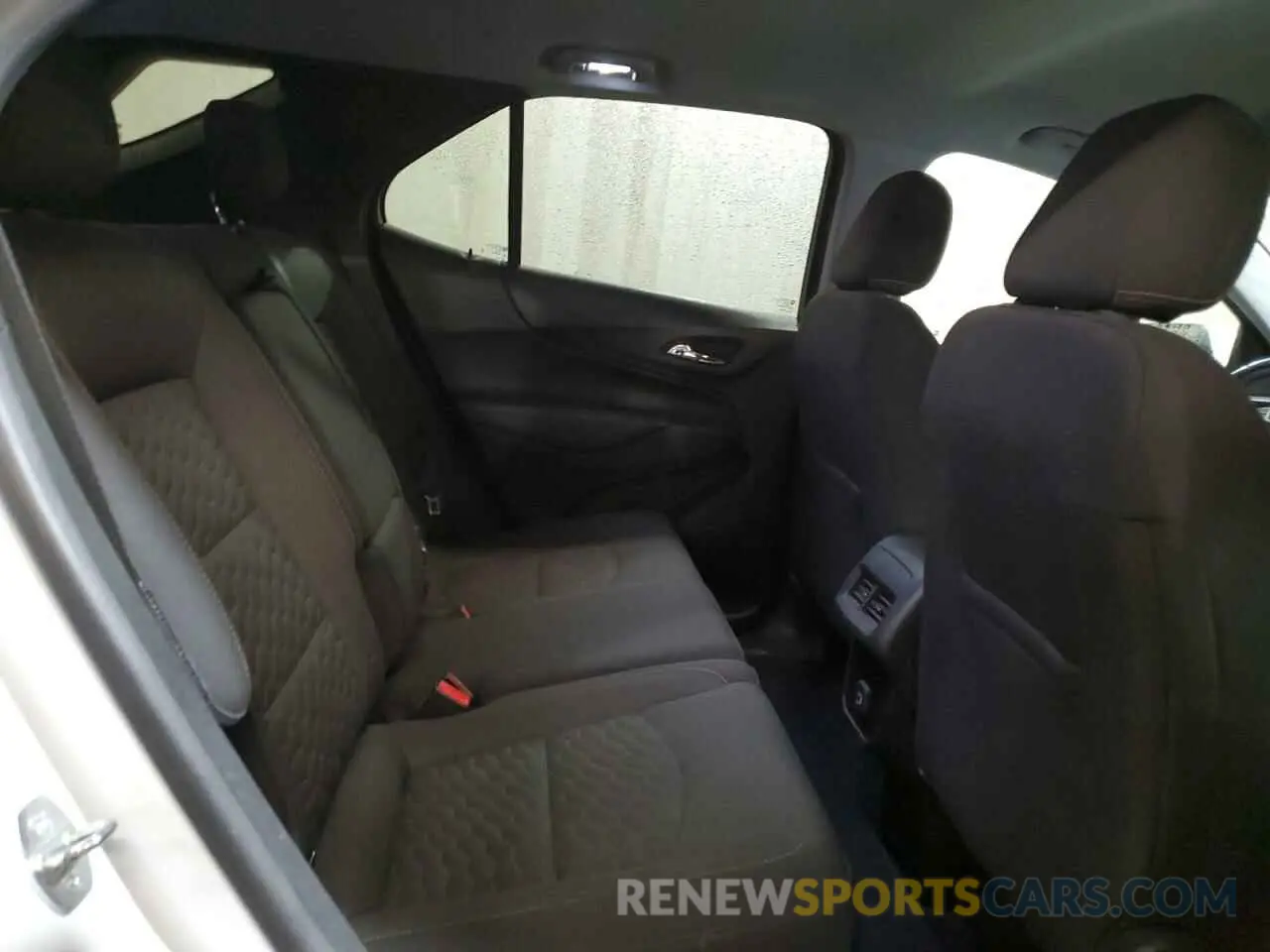 11 Photograph of a damaged car 2GNAXUEV3L6127078 CHEVROLET EQUINOX 2020