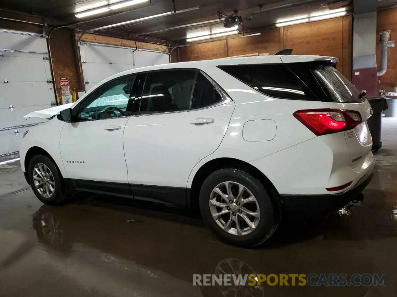 2 Photograph of a damaged car 2GNAXUEV3L6127078 CHEVROLET EQUINOX 2020