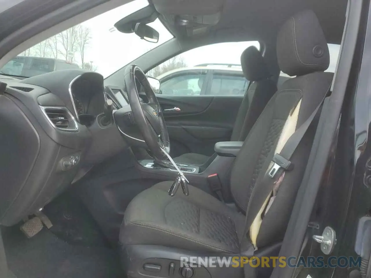 7 Photograph of a damaged car 2GNAXUEV3L6203706 CHEVROLET EQUINOX 2020