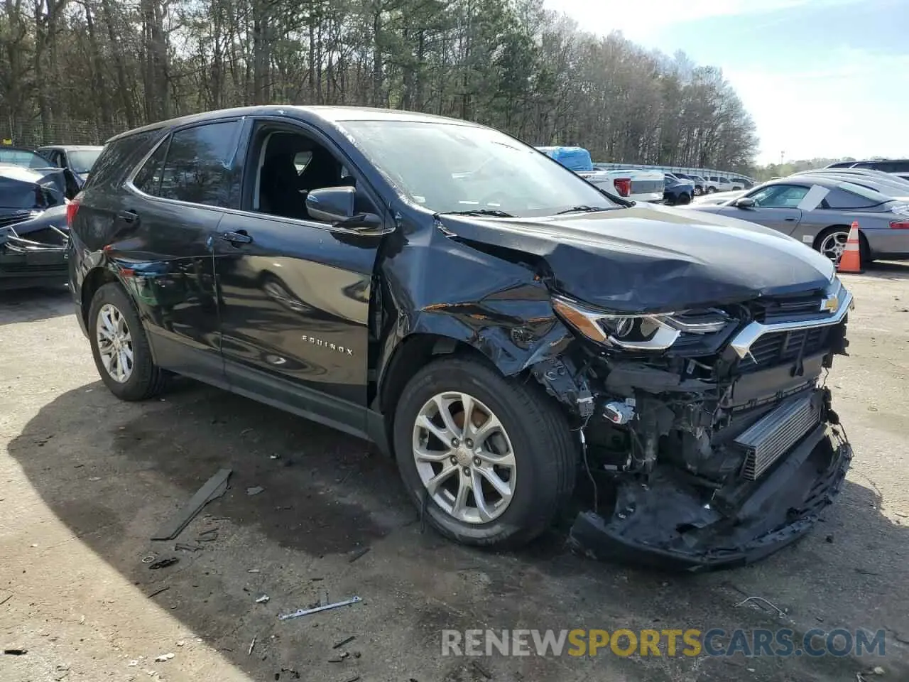 4 Photograph of a damaged car 2GNAXUEV3L6282892 CHEVROLET EQUINOX 2020