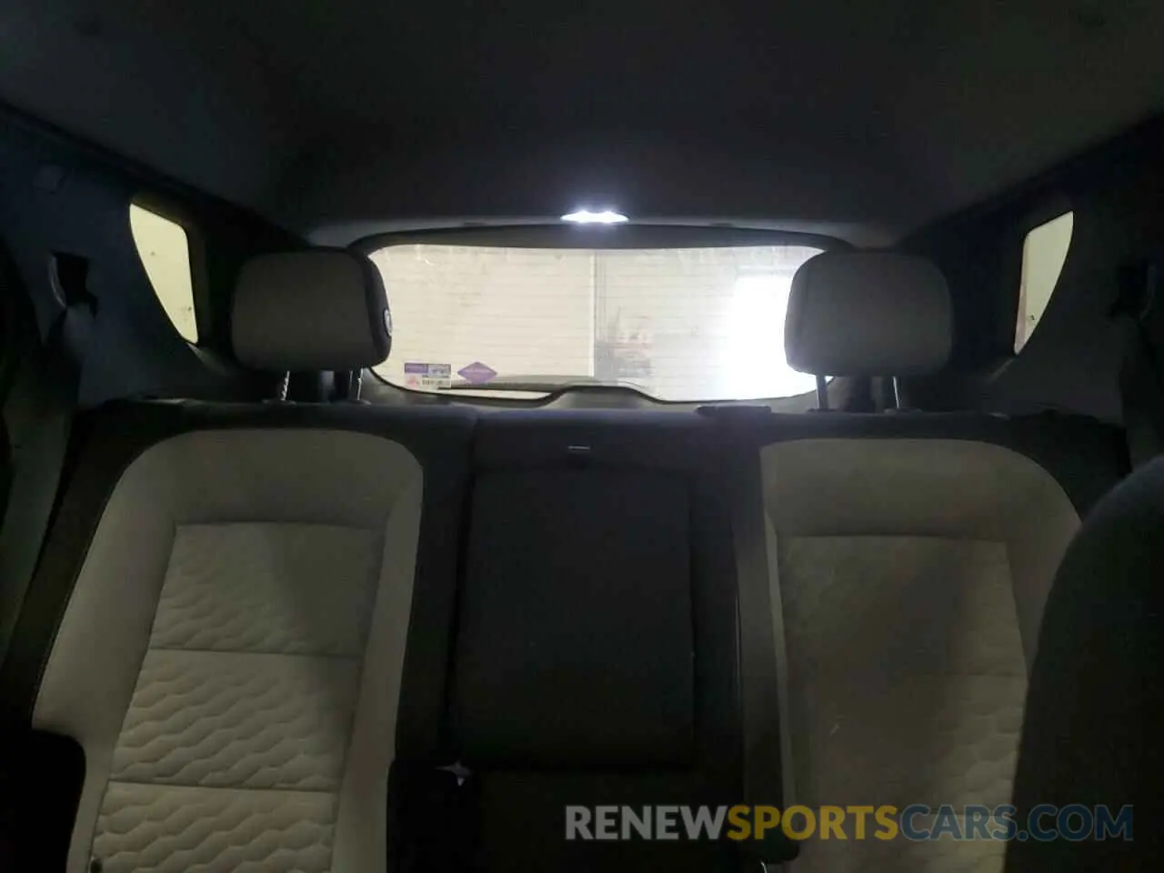 10 Photograph of a damaged car 2GNAXUEV4L6154693 CHEVROLET EQUINOX 2020