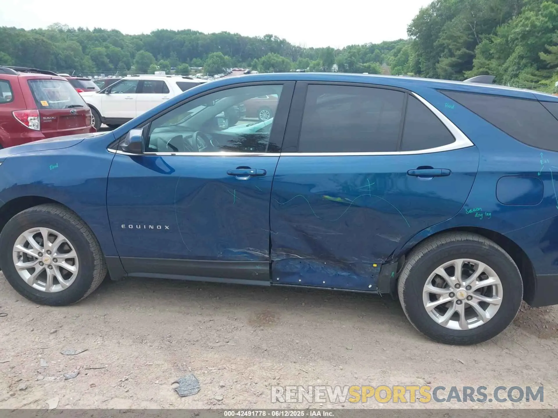 14 Photograph of a damaged car 2GNAXUEV4L6222555 CHEVROLET EQUINOX 2020