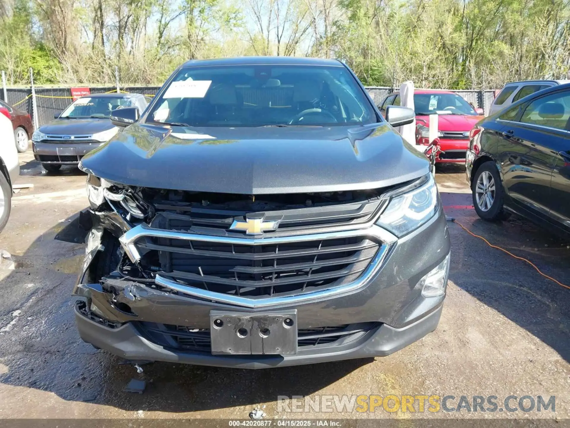 12 Photograph of a damaged car 2GNAXUEV4L6225634 CHEVROLET EQUINOX 2020