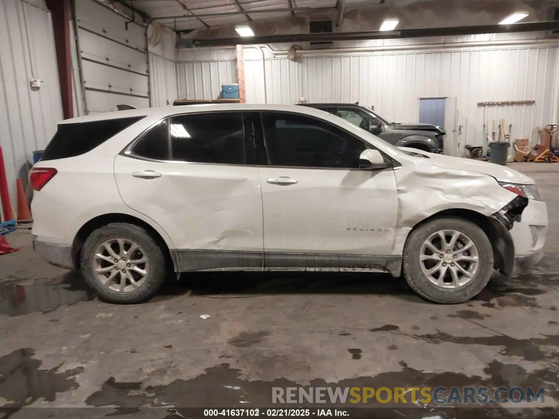 13 Фотография поврежденного автомобиля 2GNAXUEV4L6228503 CHEVROLET EQUINOX 2020