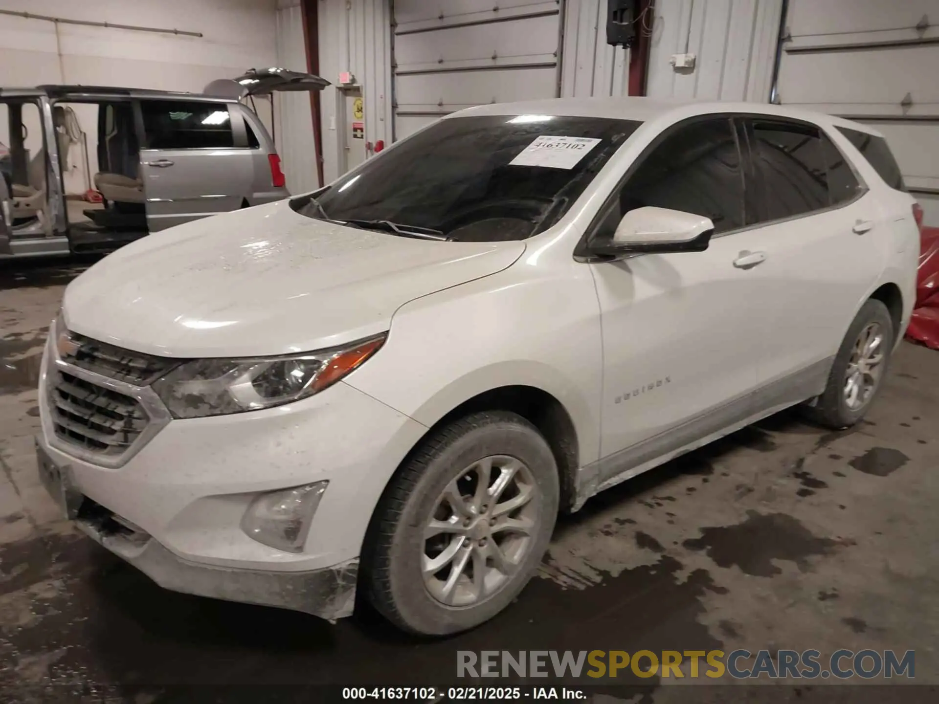 2 Фотография поврежденного автомобиля 2GNAXUEV4L6228503 CHEVROLET EQUINOX 2020