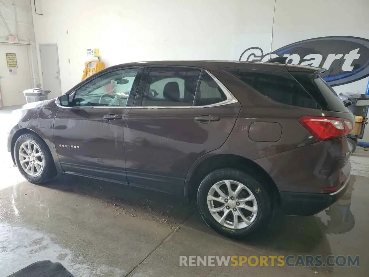 2 Фотография поврежденного автомобиля 2GNAXUEV4L6233491 CHEVROLET EQUINOX 2020