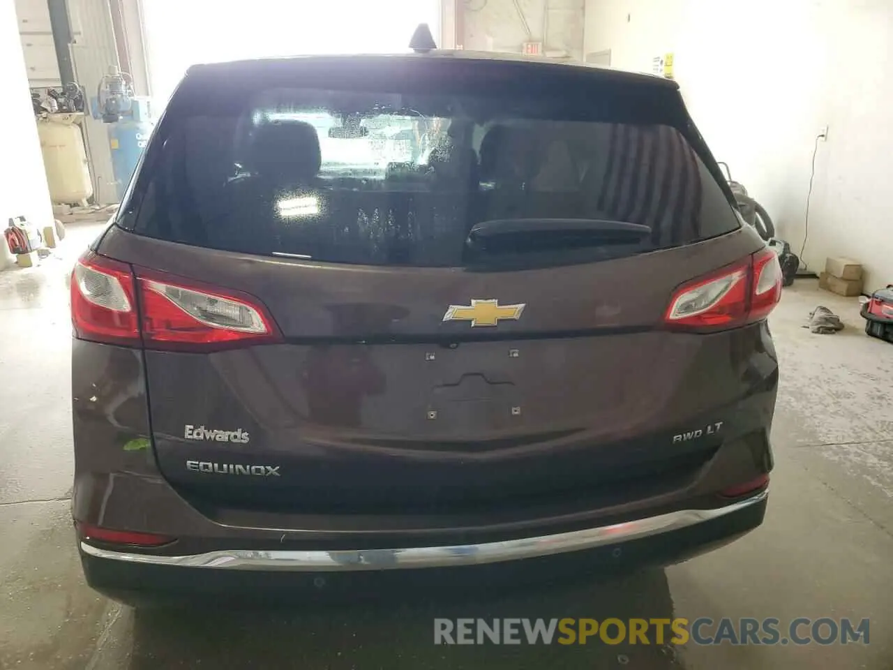 6 Фотография поврежденного автомобиля 2GNAXUEV4L6233491 CHEVROLET EQUINOX 2020