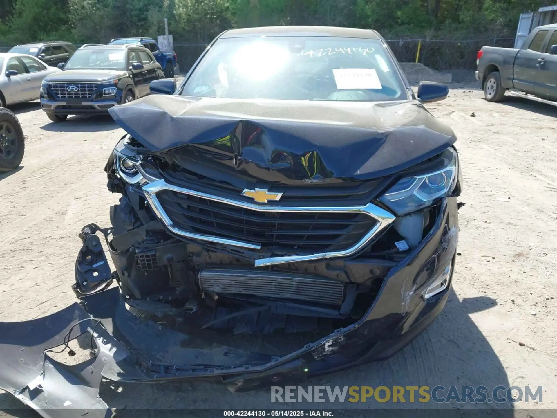 12 Photograph of a damaged car 2GNAXUEV5L6154296 CHEVROLET EQUINOX 2020