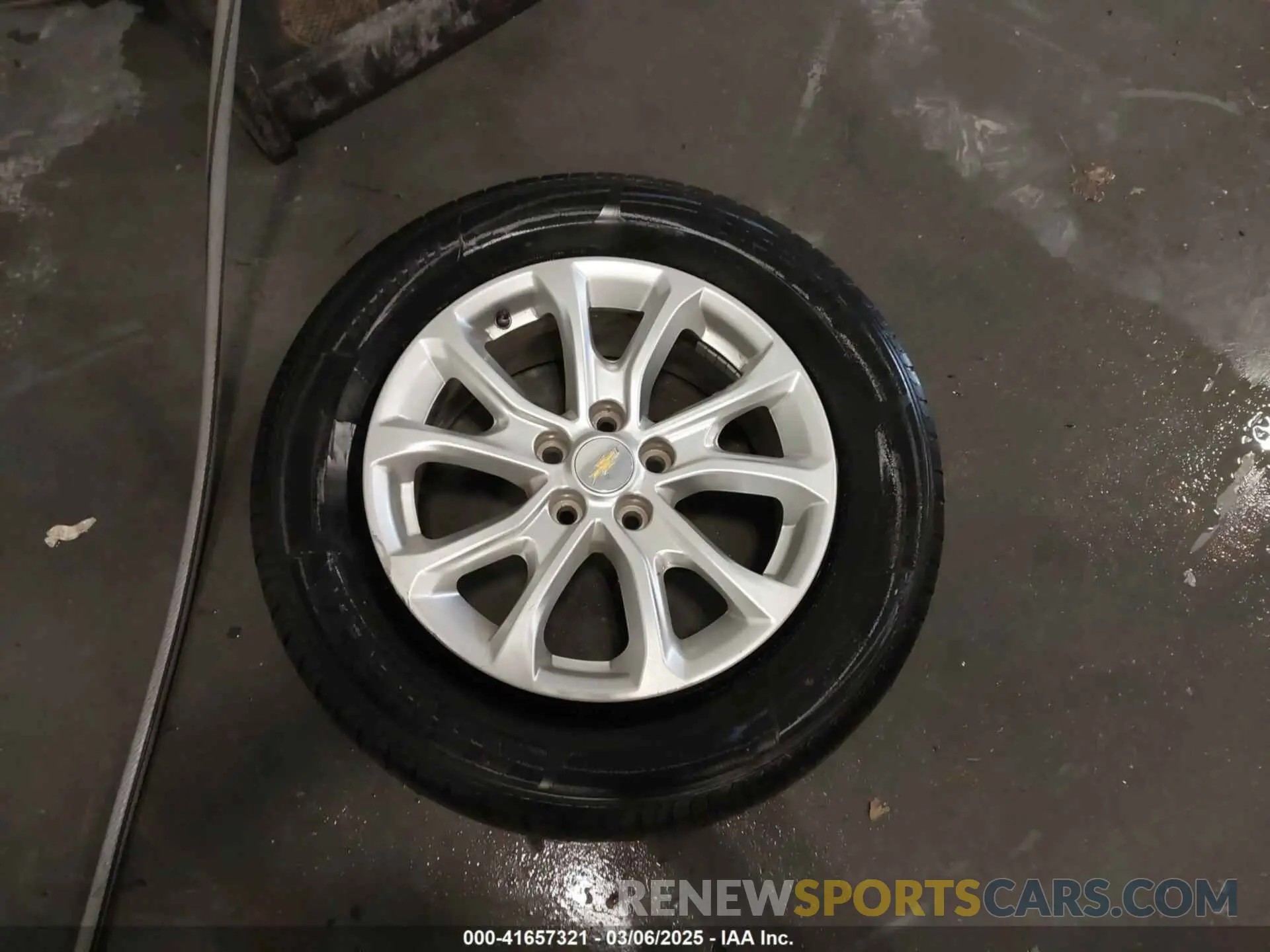 12 Фотография поврежденного автомобиля 2GNAXUEV5L6244807 CHEVROLET EQUINOX 2020