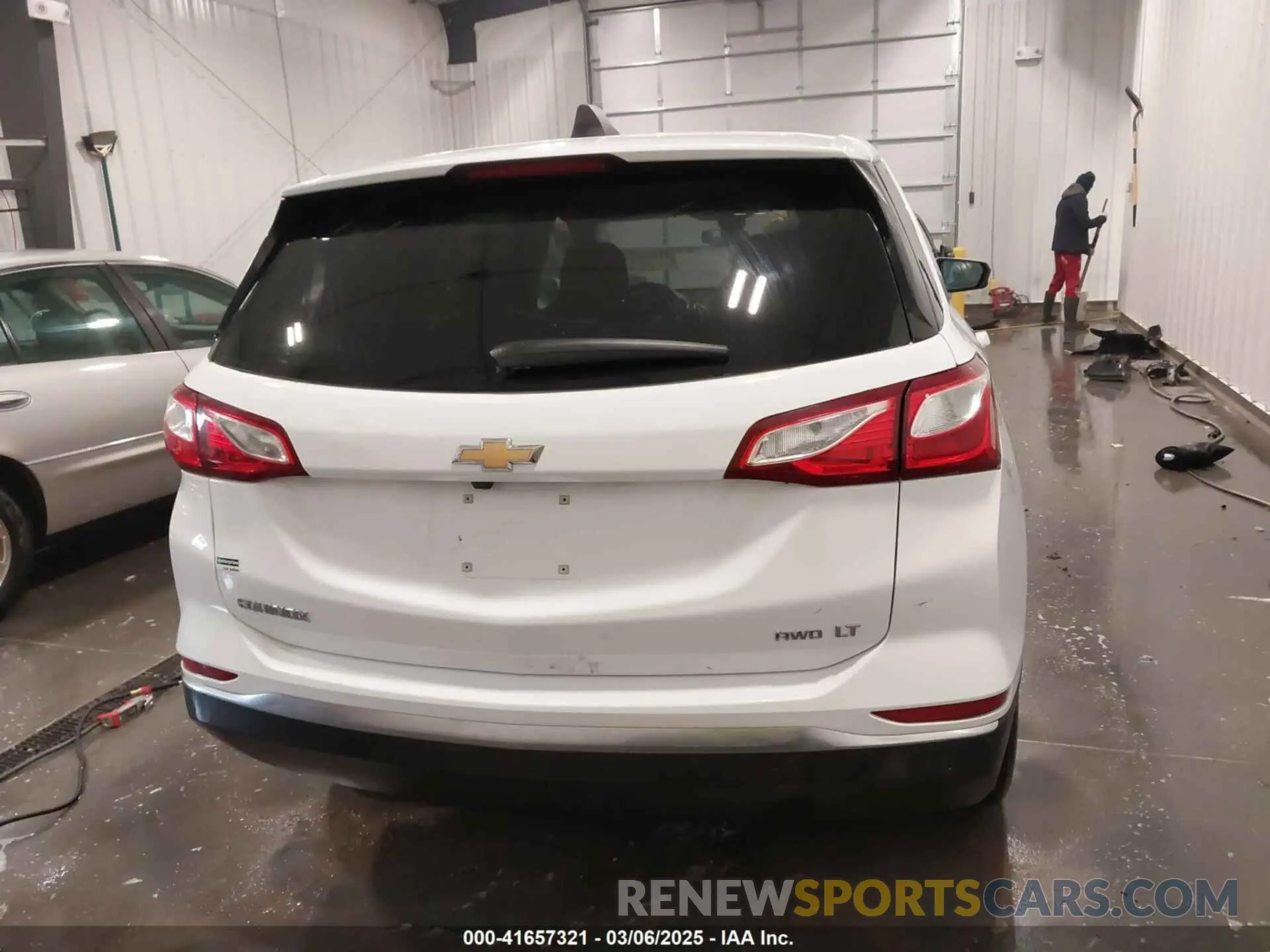17 Фотография поврежденного автомобиля 2GNAXUEV5L6244807 CHEVROLET EQUINOX 2020