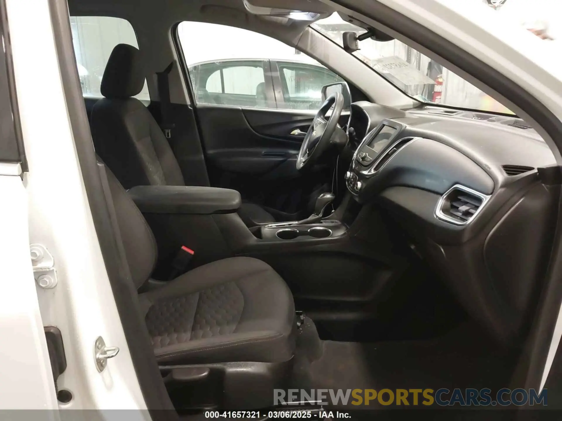 5 Фотография поврежденного автомобиля 2GNAXUEV5L6244807 CHEVROLET EQUINOX 2020