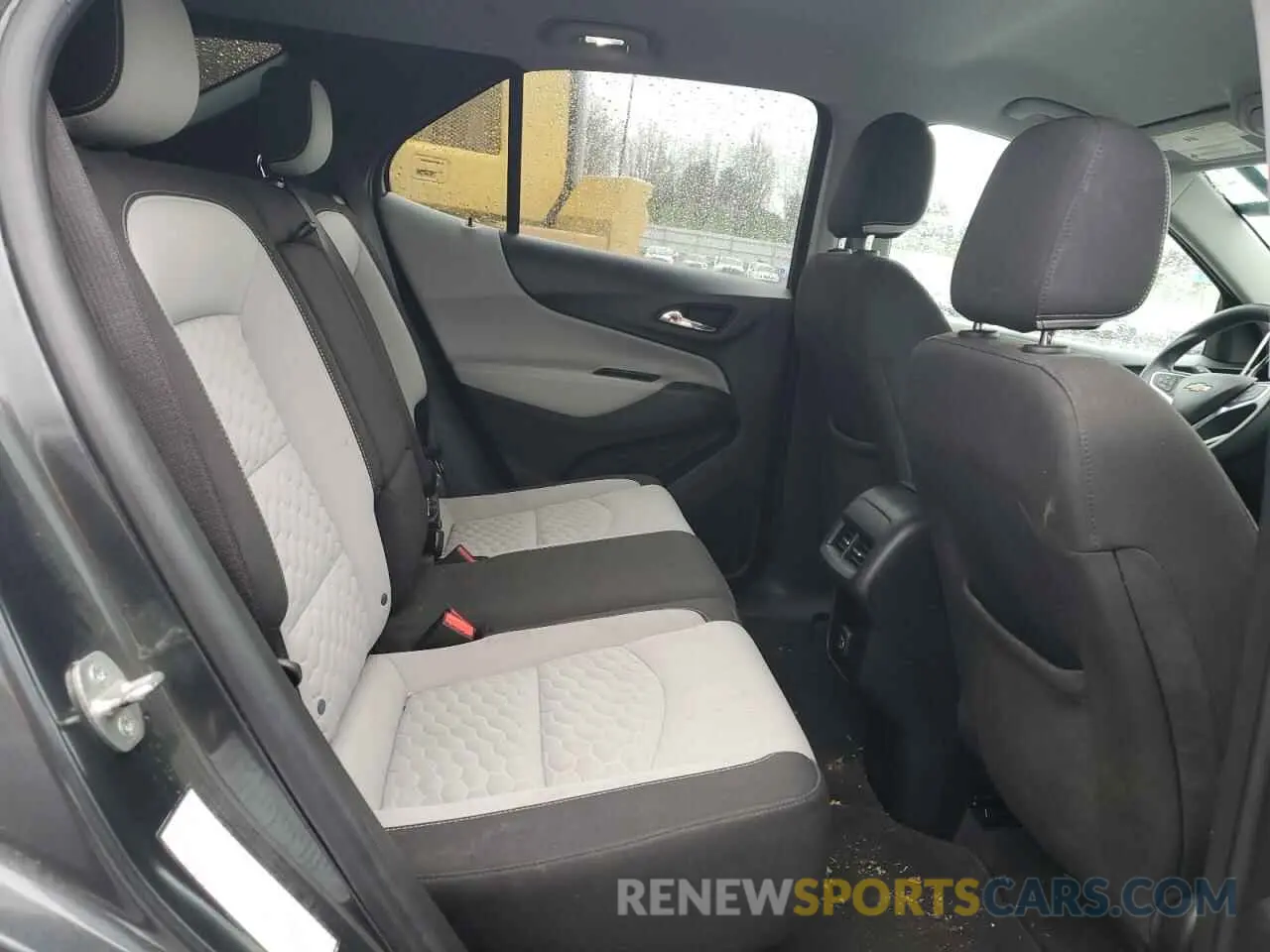 11 Фотография поврежденного автомобиля 2GNAXUEV6L6109383 CHEVROLET EQUINOX 2020