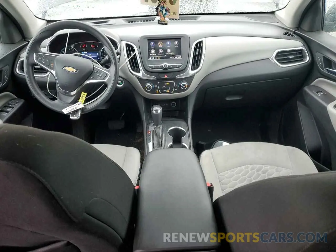 8 Фотография поврежденного автомобиля 2GNAXUEV6L6109383 CHEVROLET EQUINOX 2020