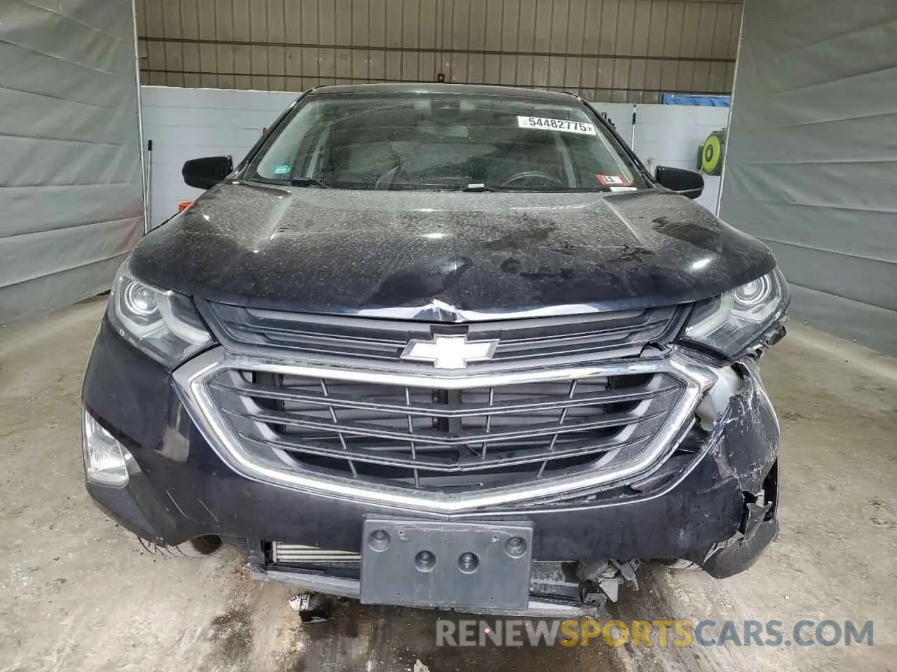 5 Photograph of a damaged car 2GNAXUEV6L6158356 CHEVROLET EQUINOX 2020