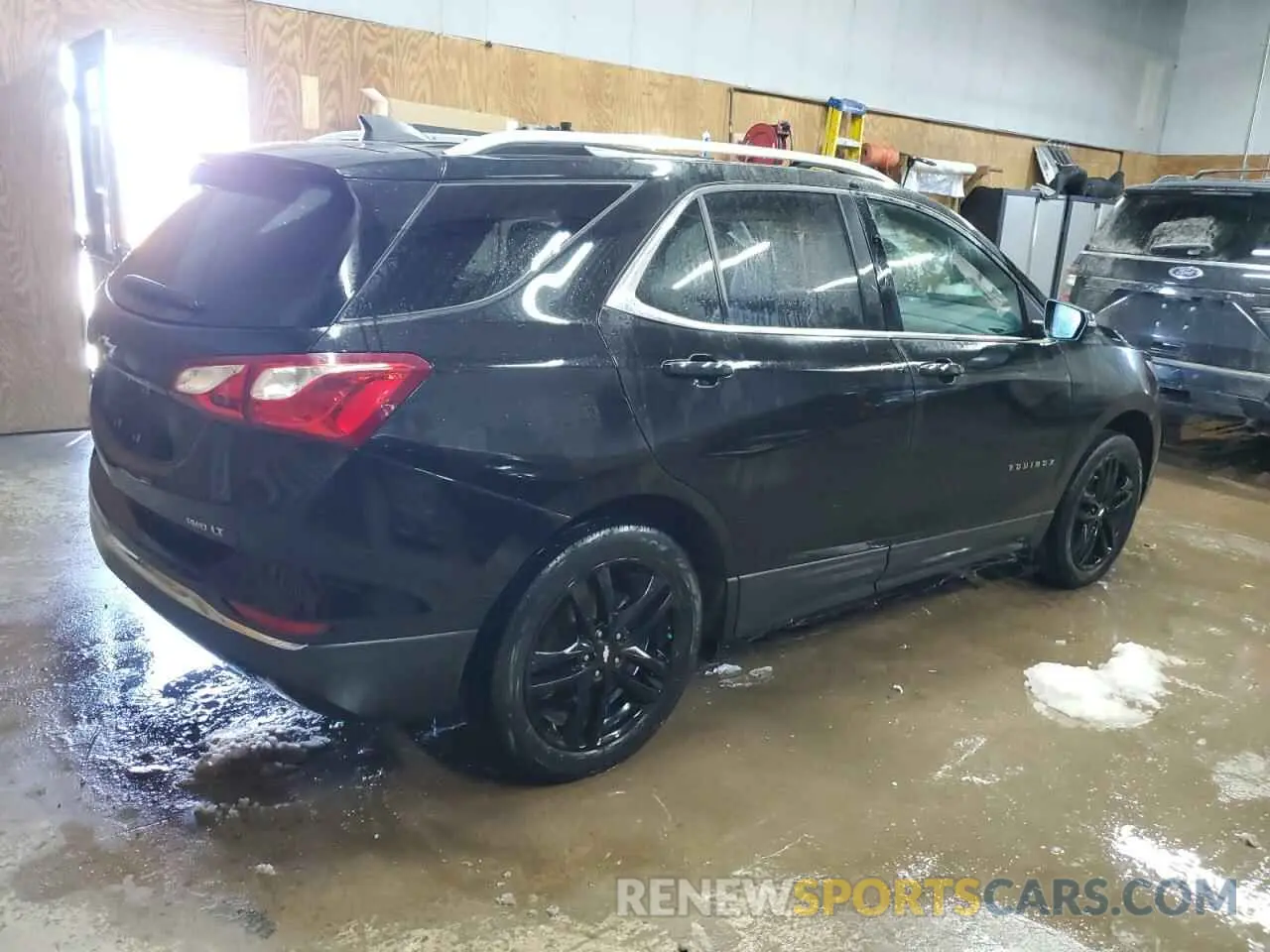 3 Photograph of a damaged car 2GNAXUEV6L6164660 CHEVROLET EQUINOX 2020