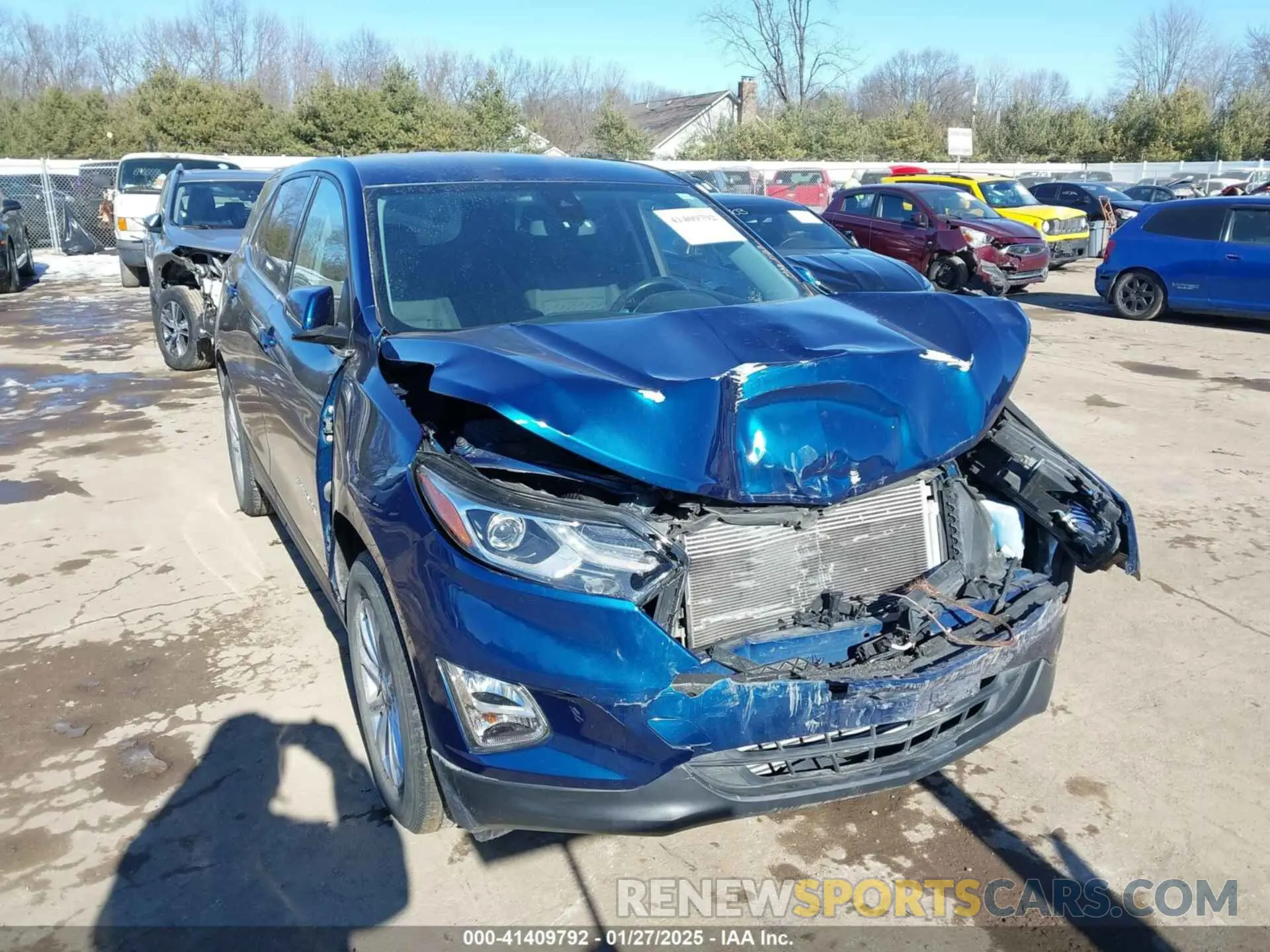 1 Фотография поврежденного автомобиля 2GNAXUEV6L6185542 CHEVROLET EQUINOX 2020