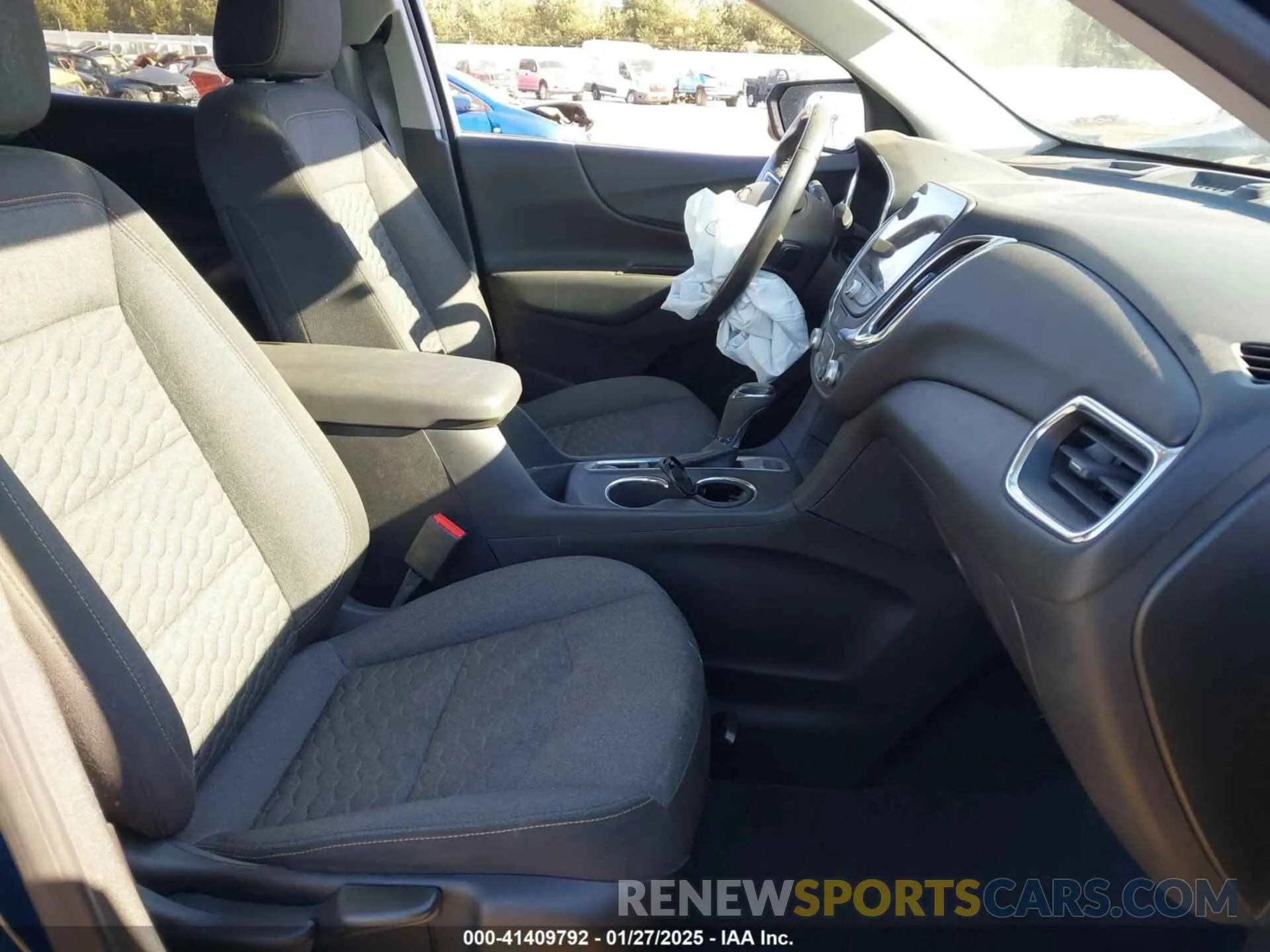 5 Фотография поврежденного автомобиля 2GNAXUEV6L6185542 CHEVROLET EQUINOX 2020