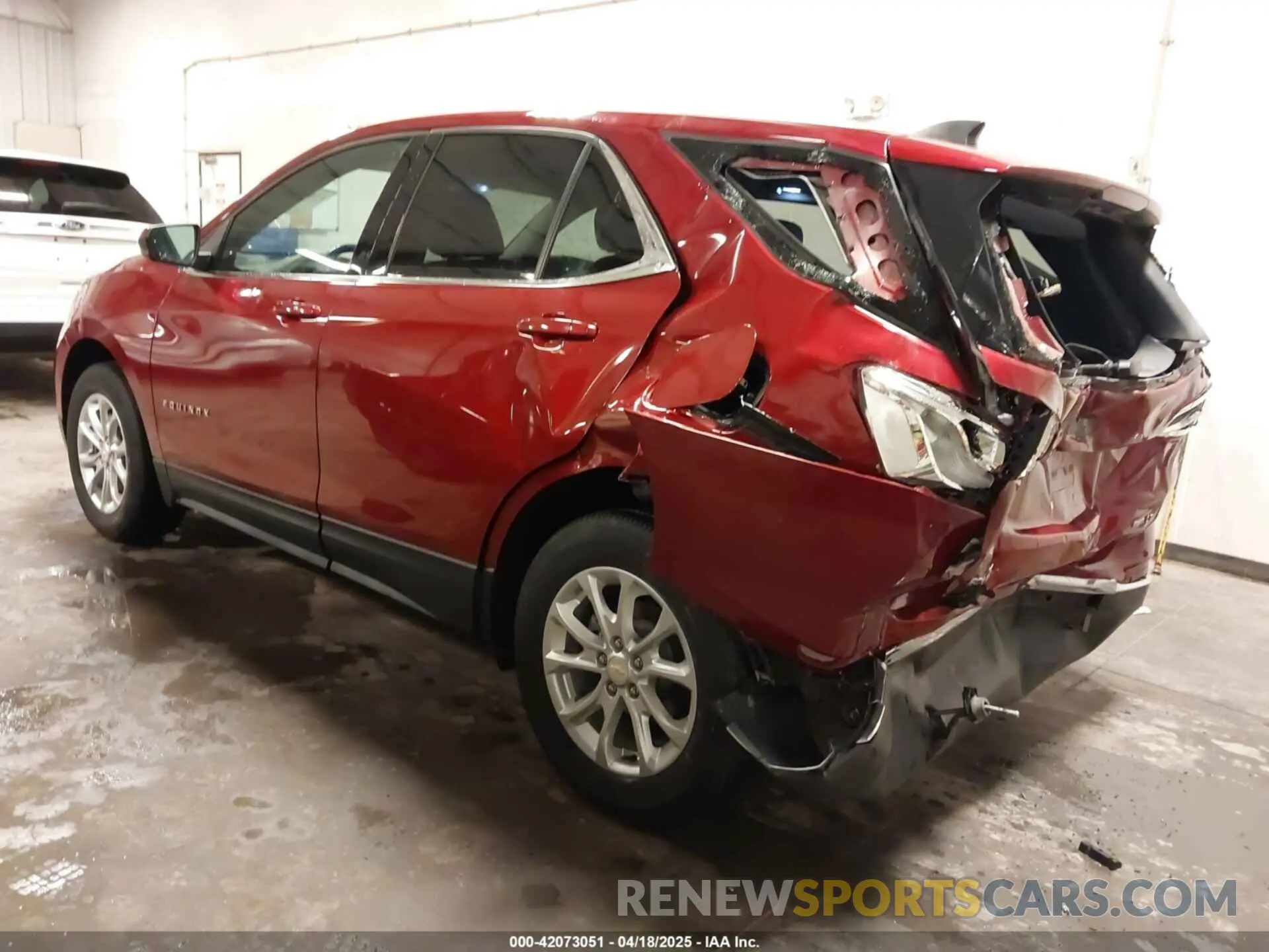 3 Photograph of a damaged car 2GNAXUEV6L6268954 CHEVROLET EQUINOX 2020