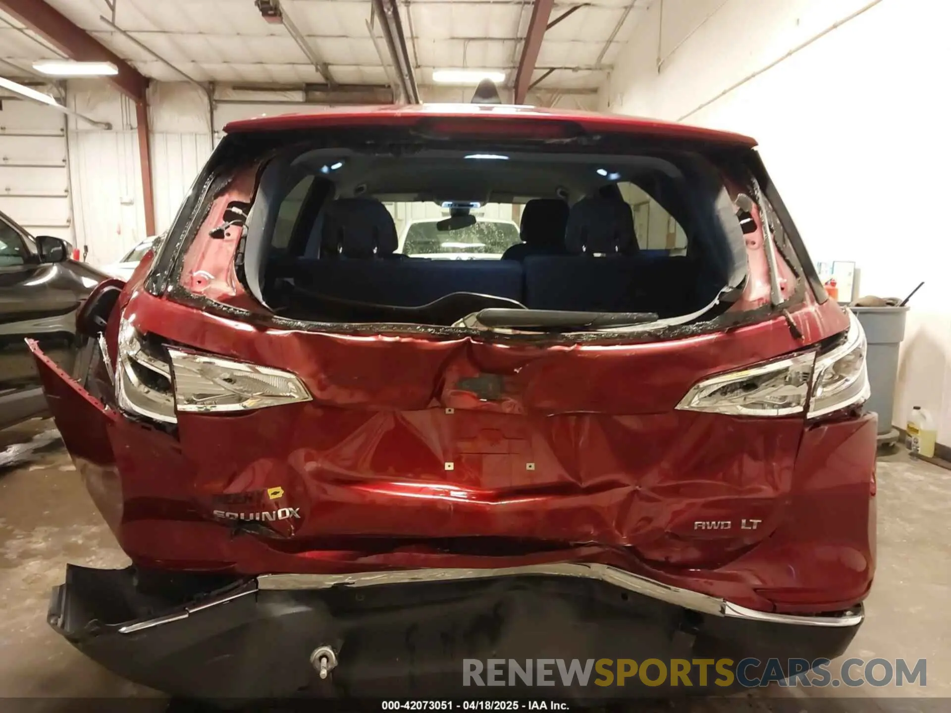 6 Photograph of a damaged car 2GNAXUEV6L6268954 CHEVROLET EQUINOX 2020