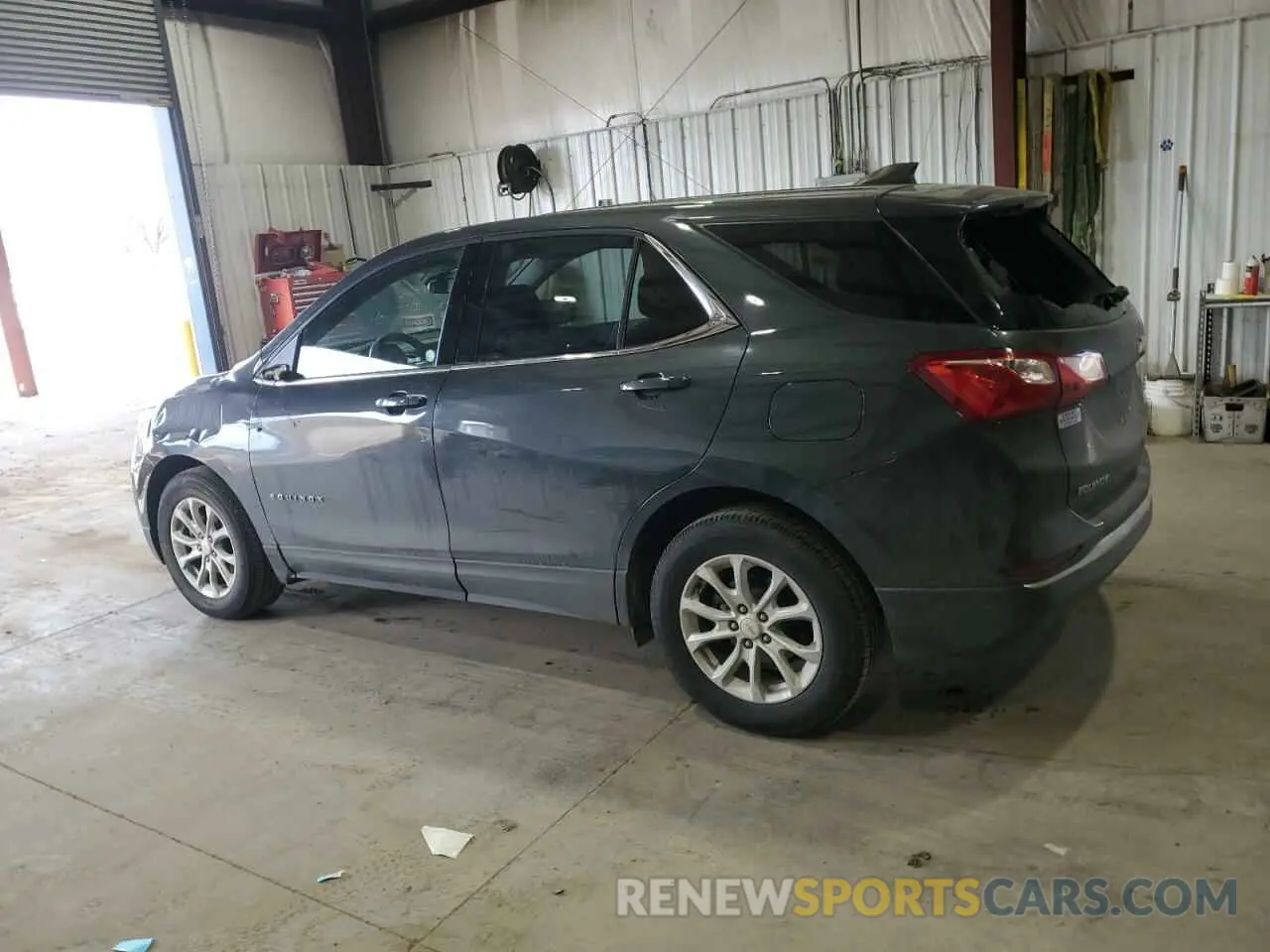2 Photograph of a damaged car 2GNAXUEV7L6103155 CHEVROLET EQUINOX 2020