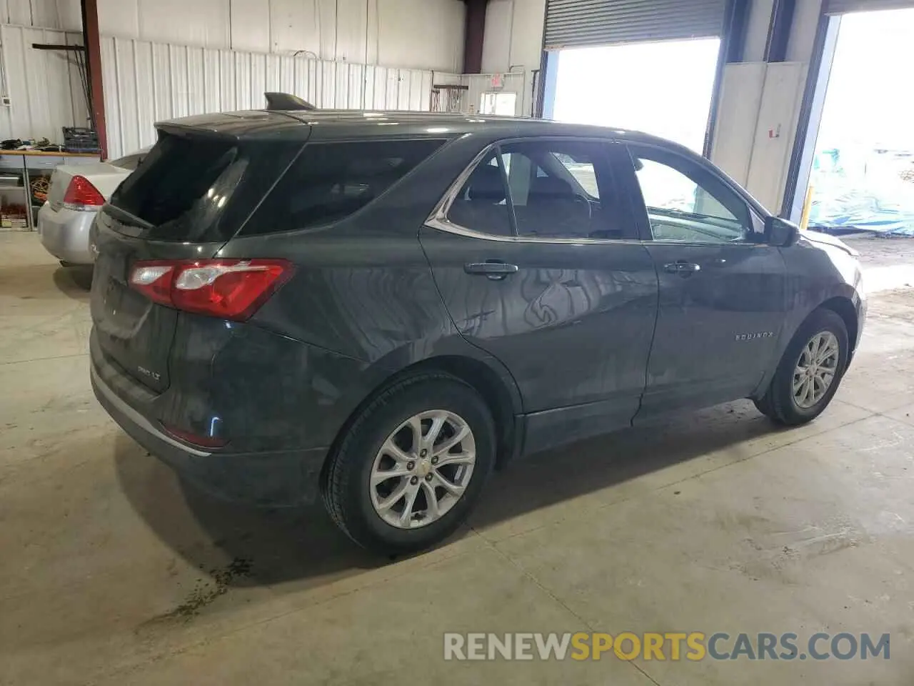 3 Photograph of a damaged car 2GNAXUEV7L6103155 CHEVROLET EQUINOX 2020