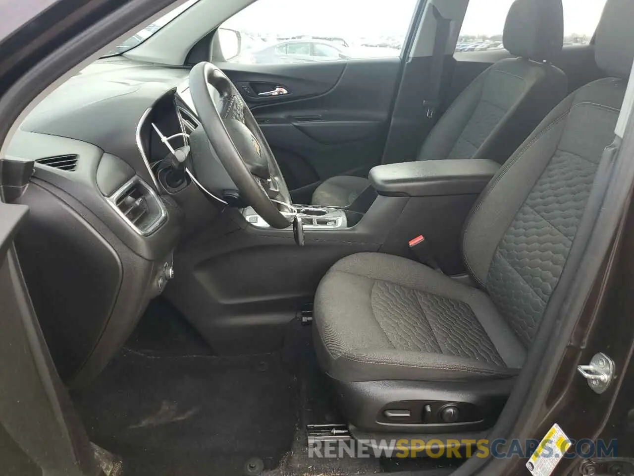 7 Photograph of a damaged car 2GNAXUEV7L6203997 CHEVROLET EQUINOX 2020