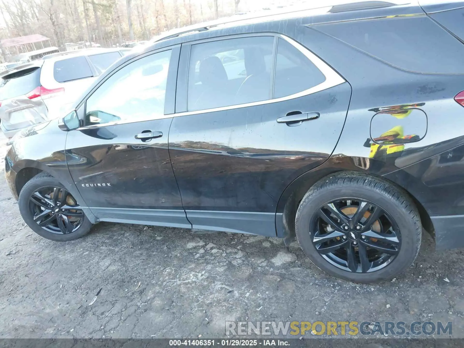 14 Photograph of a damaged car 2GNAXUEV7L6235588 CHEVROLET EQUINOX 2020