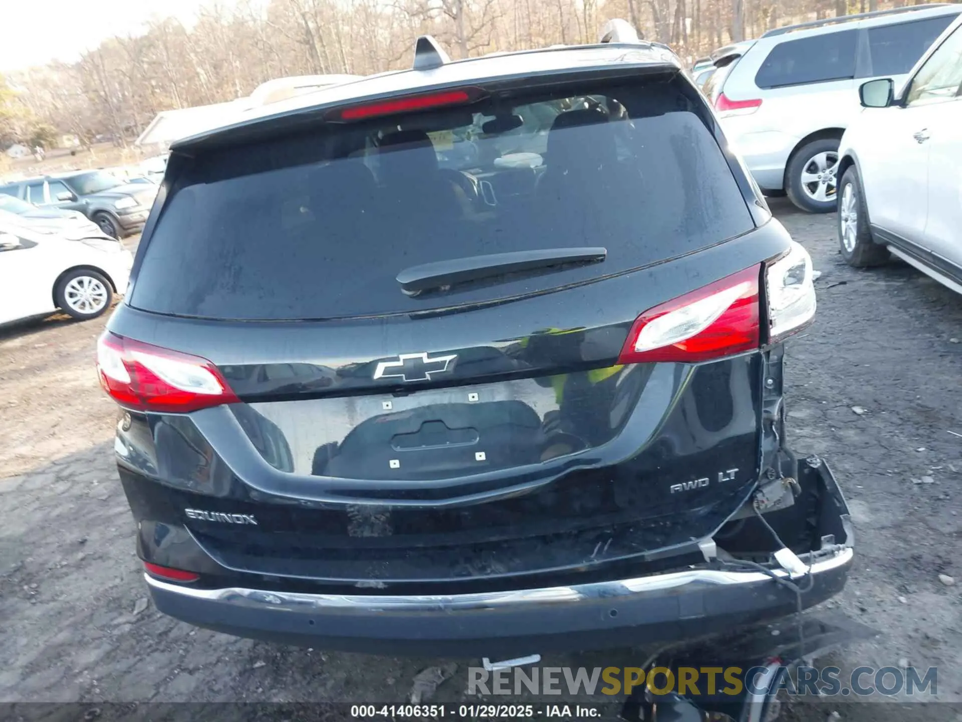 16 Photograph of a damaged car 2GNAXUEV7L6235588 CHEVROLET EQUINOX 2020