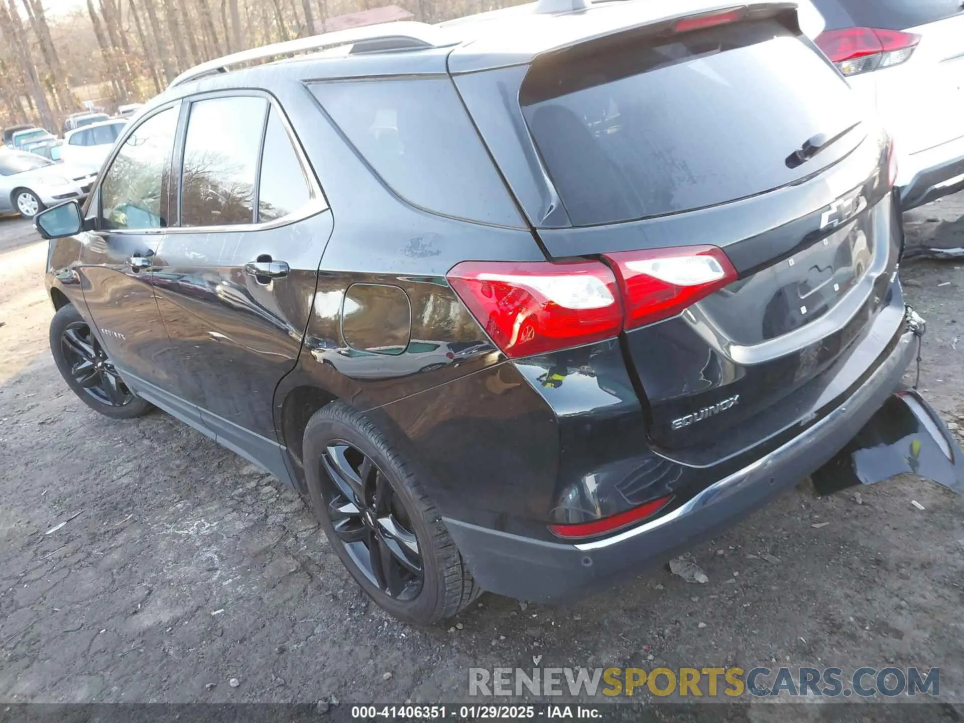 3 Photograph of a damaged car 2GNAXUEV7L6235588 CHEVROLET EQUINOX 2020