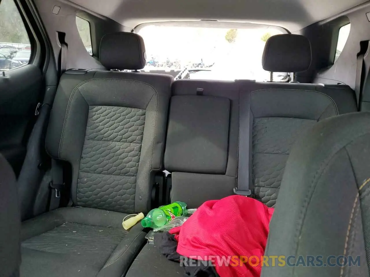 10 Photograph of a damaged car 2GNAXUEV8L6130011 CHEVROLET EQUINOX 2020
